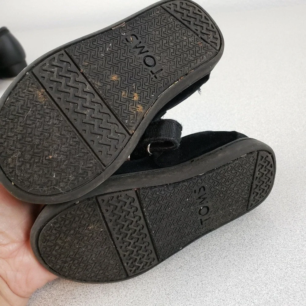 Toms Girls Black Suede Adjustable Strap Comfort Casual Mary‎ Jane Shoes Size 7